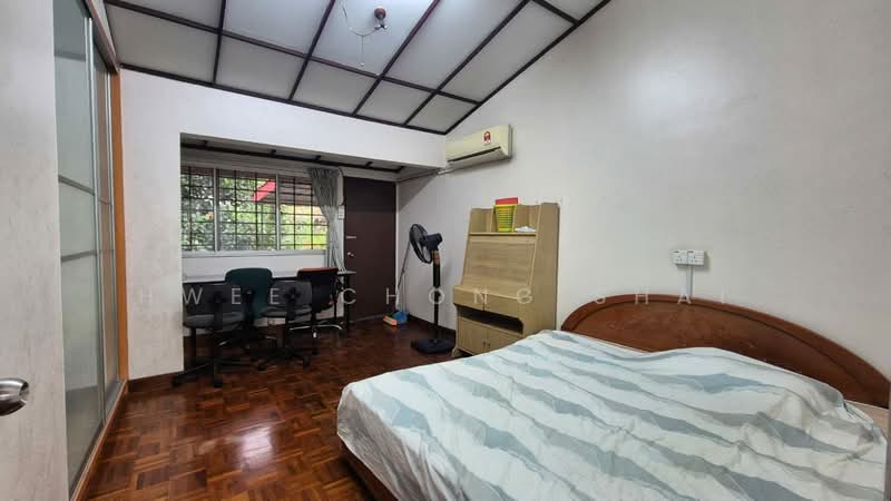 2-storey Terraced House for Sale in Taman Seputeh (Seputeh) - Hwee Chong Shai - Bedroom - PropertyGuru.com.my