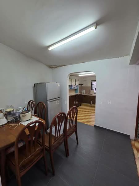 1-storey Terraced House for Sale in Taman Century (Johor Bahru) - Ee Fong Toh - Dining Room - PropertyGuru.com.my