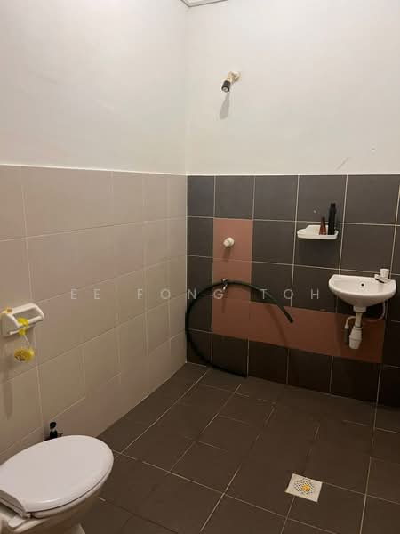 2-storey Terraced House for Sale in Bandar Pulai Jaya (Kulai) - Ee Fong Toh - Bathroom - PropertyGuru.com.my