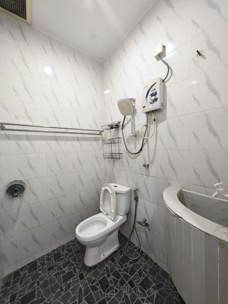 1-storey Terraced House for Sale in Johor Bahru (Johor) - Rain Ng - Bathroom - PropertyGuru.com.my