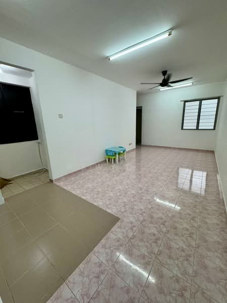 Apartment for Sale at Pinang Court 2 - Aswad . - Living Room - PropertyGuru.com.my