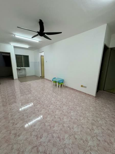 Apartment for Sale at Pinang Court 2 - Aswad . - Living Room - PropertyGuru.com.my
