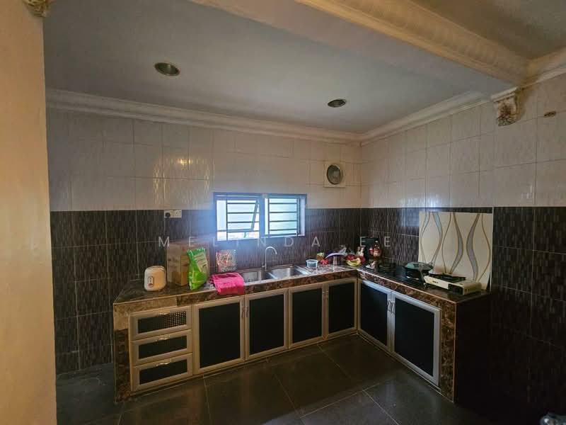 Rumah Teres 1 Tingkat untuk Dijual di Taman Ungku Tun Aminah (Skudai) - Melinda Ee - Kitchen - PropertyGuru.com.my