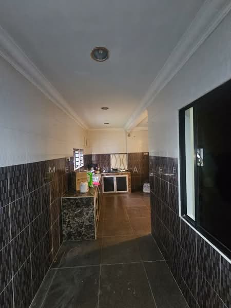 Rumah Teres 1 Tingkat untuk Dijual di Taman Ungku Tun Aminah (Skudai) - Melinda Ee - Kitchen - PropertyGuru.com.my