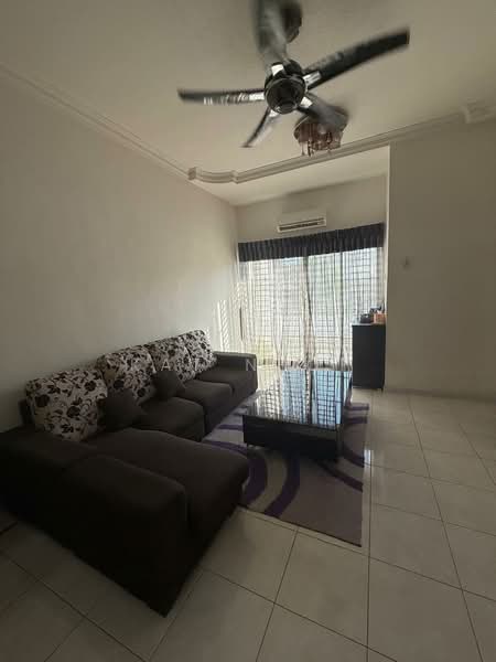 Pangsapuri untuk Dijual di Suria Residence - KAT NEOH - Living Room - PropertyGuru.com.my