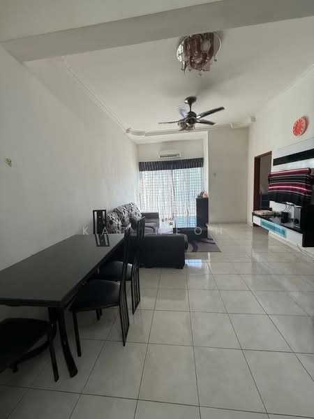Pangsapuri untuk Dijual di Suria Residence - KAT NEOH - Living Room - PropertyGuru.com.my