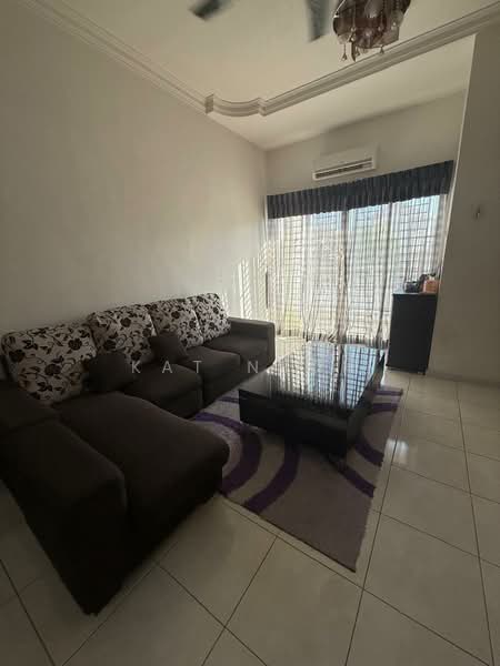 Pangsapuri untuk Dijual di Suria Residence - KAT NEOH - Living Room - PropertyGuru.com.my