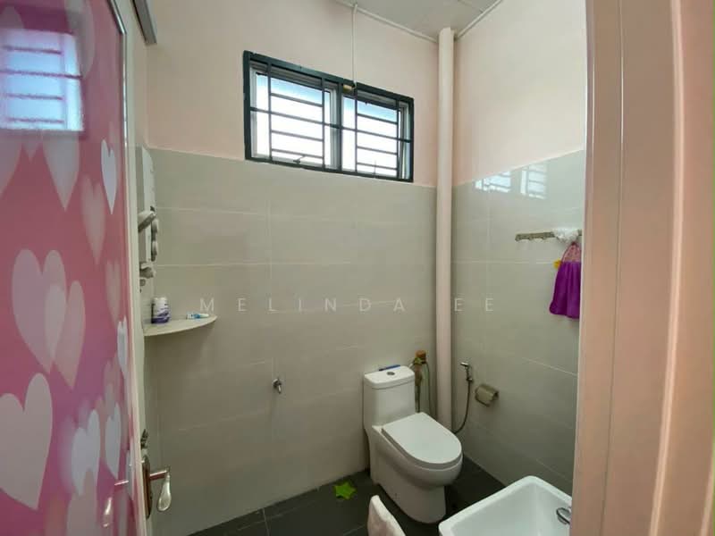 Rumah Teres 2 Tingkat untuk Dijual di Taman Pulai Utama (Skudai) - Melinda Ee - Bathroom - PropertyGuru.com.my