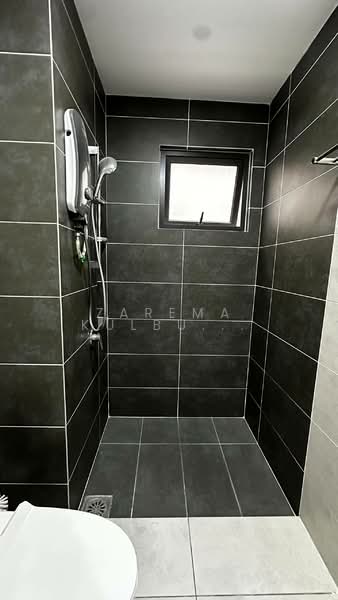 Service Residence for Sale at M Oscar - Zarema Kulbuzheva - Bathroom - PropertyGuru.com.my