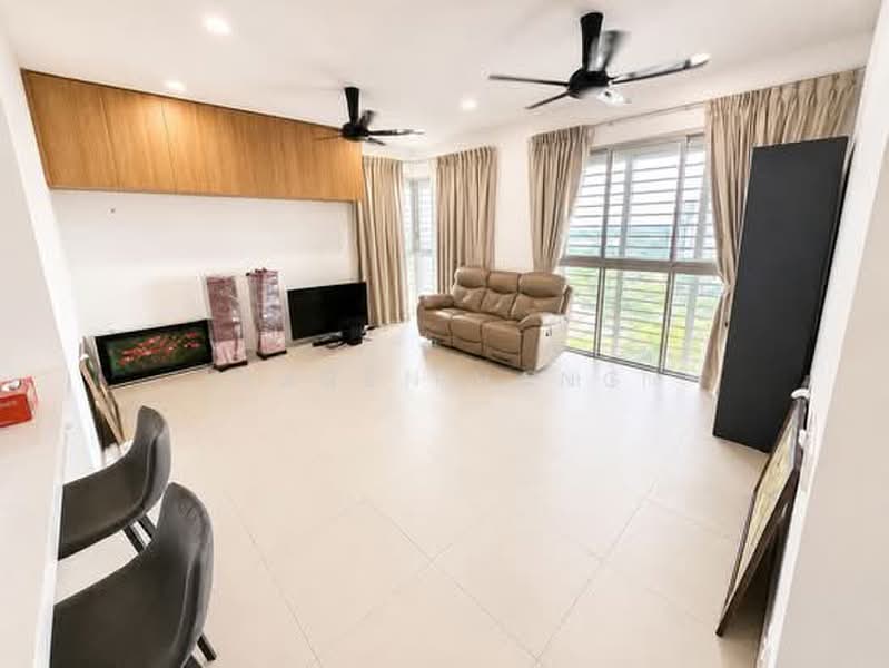 Servis Apartment untuk Dijual di Cantara Residences - Karl Phang - Living Room - PropertyGuru.com.my