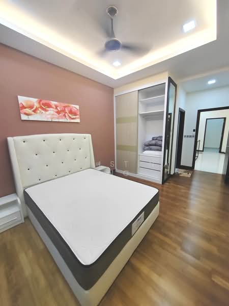 Servis Apartment untuk Dijual di Paragon Suites @ CIQ - Christina Ang - Bedroom - PropertyGuru.com.my