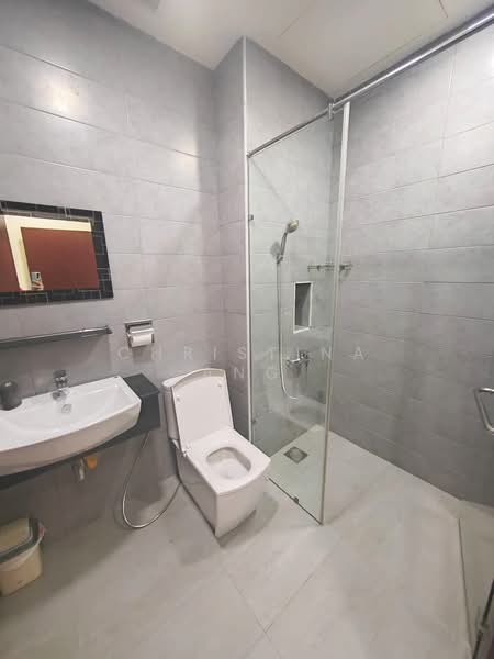 Servis Apartment untuk Dijual di Paragon Suites @ CIQ - Christina Ang - Bathroom - PropertyGuru.com.my