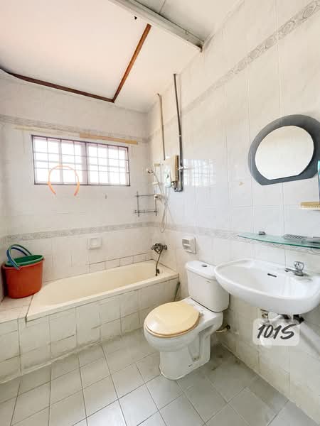Rumah Teres untuk Dijual di Kota Kemuning (Shah Alam) - Sonia Soh - Bathroom - PropertyGuru.com.my