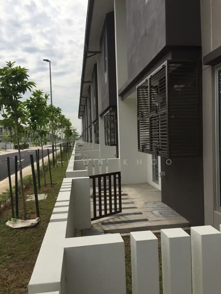 Rumah Teres untuk Dijual di Bandar Tropicana Aman (Telok Panglima Garang) - Simon Khoo - Exterior - PropertyGuru.com.my