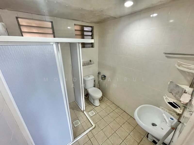 Apartment for Sale at Vistaria - Mohd Khairul Amilin - Bathroom - PropertyGuru.com.my