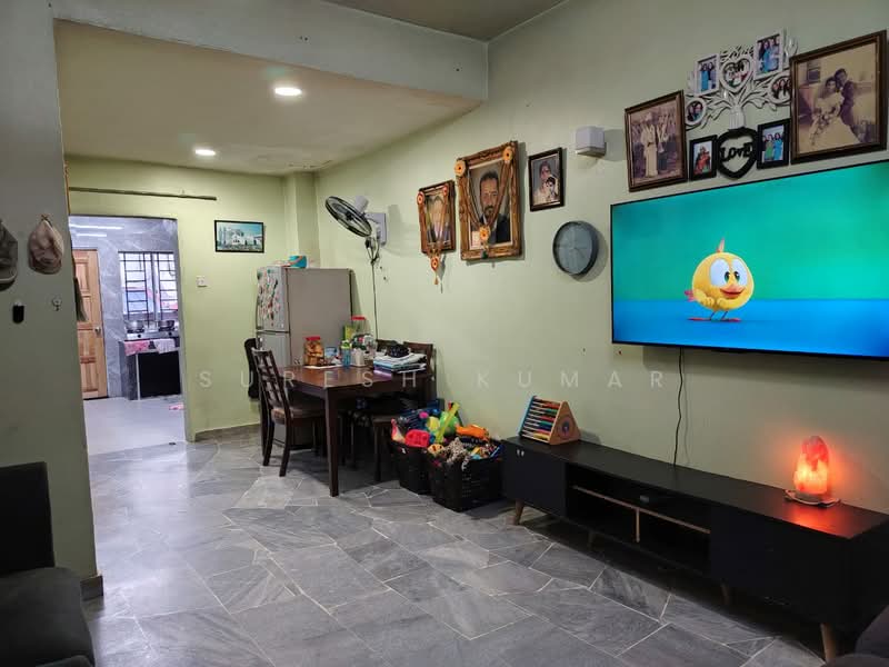 Rumah Teres 2 Tingkat untuk Dijual di BANDAR PUCHONG JAYA (Puchong) - Suresh Kumar - Living Room - PropertyGuru.com.my