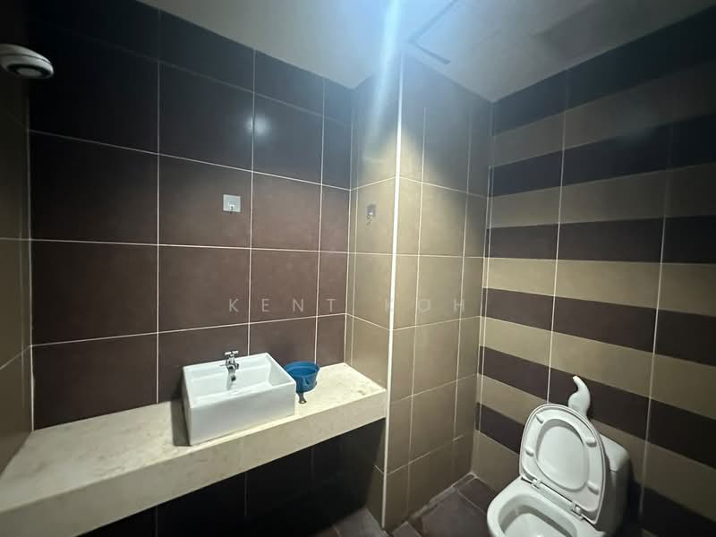 Service Residence for Rent at D'Inspire Residence (Inspira Bestari) - Kent Koh - Bathroom - PropertyGuru.com.my