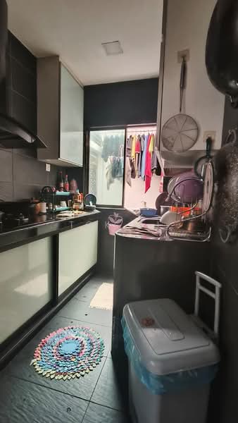 Rumah Teres 2.5 Tingkat untuk Dijual di Taman Sutera Utama (Skudai) - Tok CJ - Kitchen - PropertyGuru.com.my
