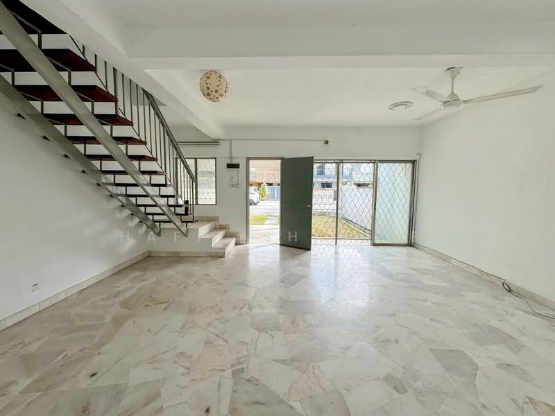 2-storey Terraced House for Sale in Sunway (Selangor) - Hafiz Shariff - Living Room - PropertyGuru.com.my