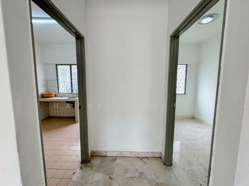 2-storey Terraced House for Sale in Sunway (Selangor) - Hafiz Shariff - Kitchen - PropertyGuru.com.my