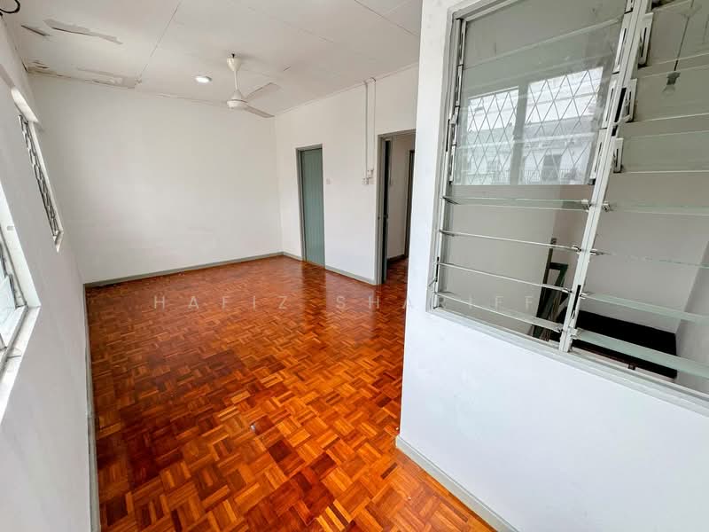 2-storey Terraced House for Sale in Sunway (Selangor) - Hafiz Shariff - Living Room - PropertyGuru.com.my