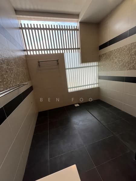 Semi-Detached House for Sale in Taman Sutera (Johor Bahru) - Ben Foo - Bathroom - PropertyGuru.com.my