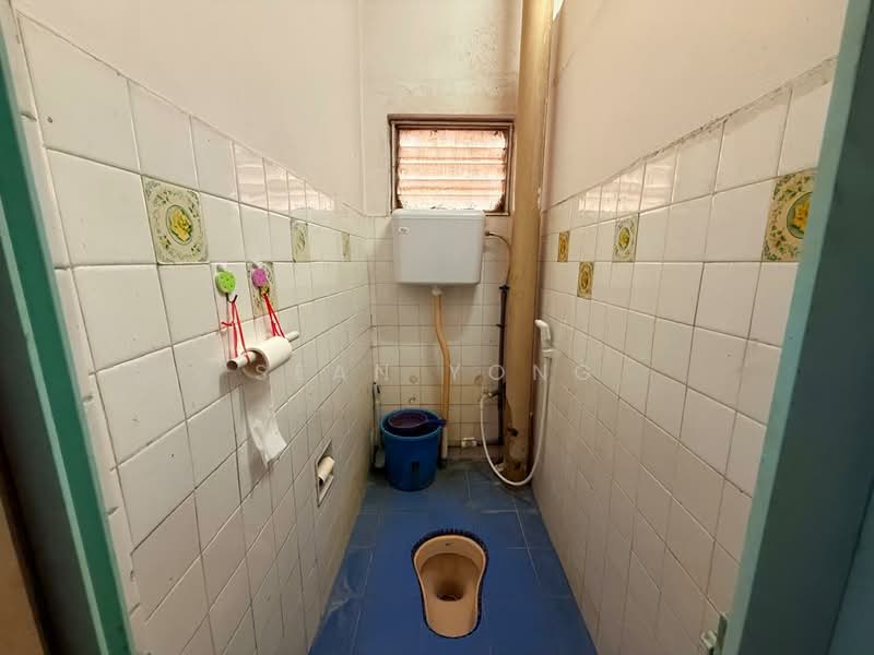 1-storey Terraced House for Rent in Desa Jaya Kepong (Kepong) - Sean Yong - Bathroom - PropertyGuru.com.my