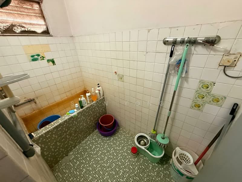 1-storey Terraced House for Rent in Desa Jaya Kepong (Kepong) - Sean Yong - Bathroom - PropertyGuru.com.my