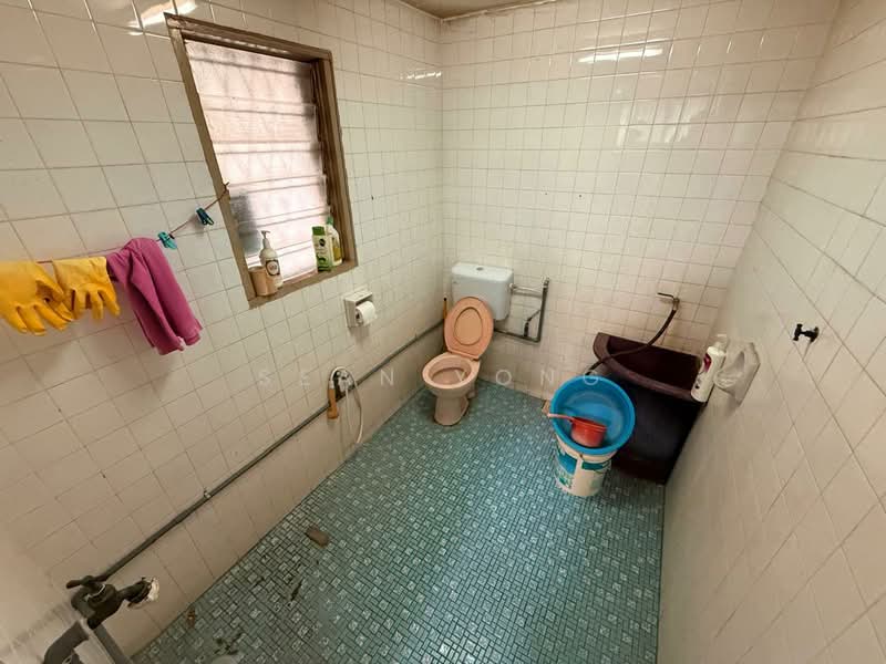 1-storey Terraced House for Rent in Desa Jaya Kepong (Kepong) - Sean Yong - Bathroom - PropertyGuru.com.my