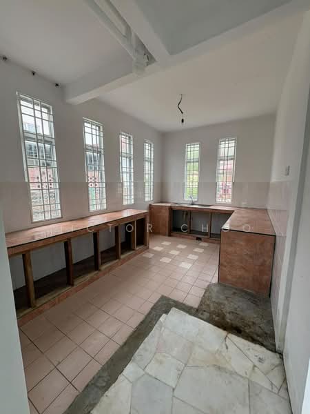 Bungalow for Sale in Pantai Sepang Putra (Sepang) - Victor Choo - Kitchen - PropertyGuru.com.my