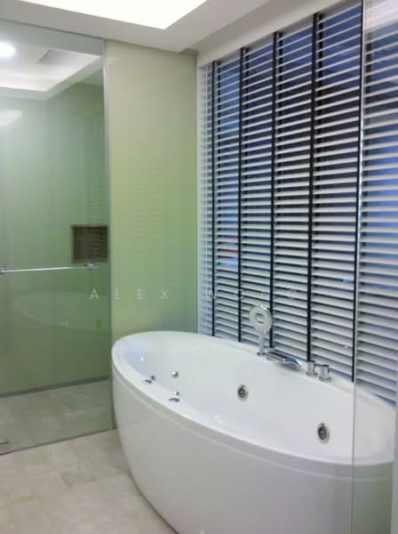Servis Apartment untuk Disewa di Quadro Residences - Alex Wong - Bathroom - PropertyGuru.com.my