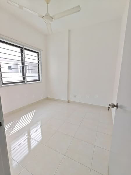Pangsapuri untuk Dijual di Suria Ixora - Steve Leong . - PropertyGuru.com.my