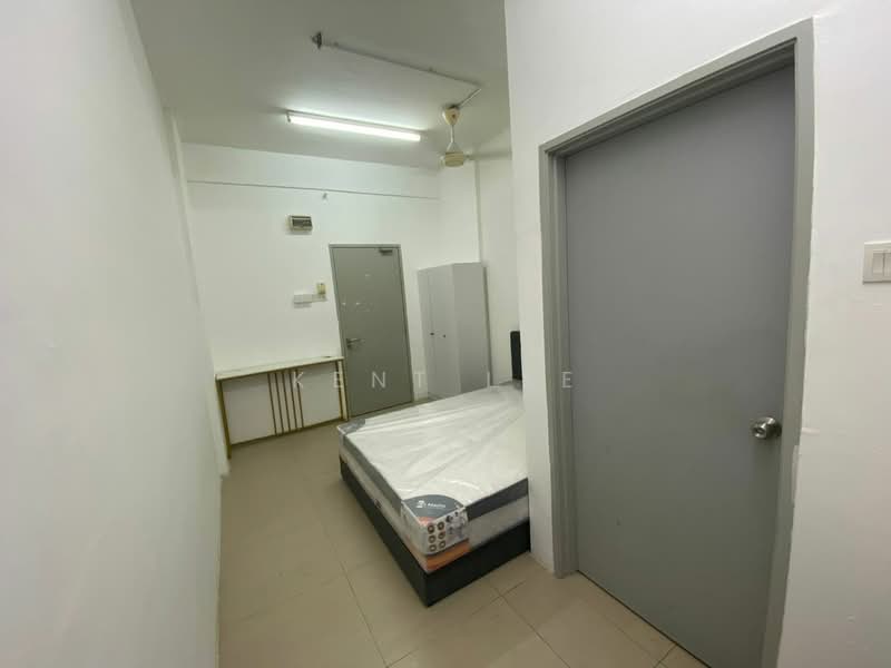 Apartment for Sale at Lodge Residence (Laman Universiti) - Kent Lee - Bedroom - PropertyGuru.com.my