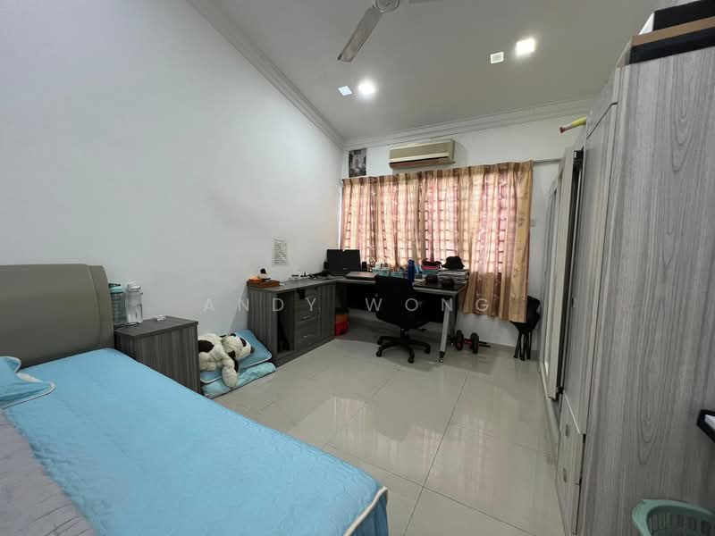 Rumah Teres 2 Tingkat untuk Dijual di Taman Cantik (Cheras) - Andy Wong - Bedroom - PropertyGuru.com.my