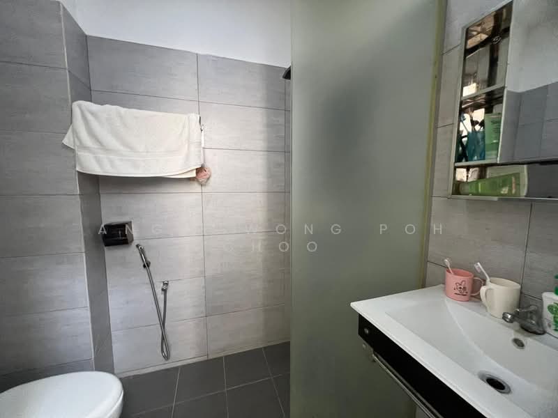 Rumah Teres 2 Tingkat untuk Dijual di Taman Cantik (Cheras) - Angie Wong Poh Choo - Bathroom - PropertyGuru.com.my