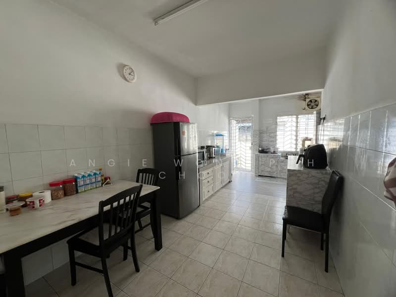 Rumah Teres 2 Tingkat untuk Dijual di Taman Cantik (Cheras) - Angie Wong Poh Choo - Kitchen - PropertyGuru.com.my