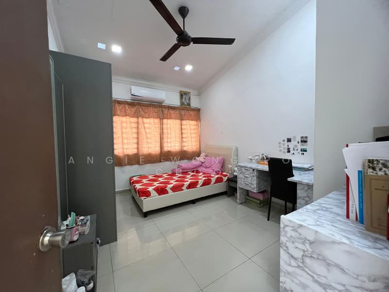 Rumah Teres 2 Tingkat untuk Dijual di Taman Cantik (Cheras) - Angie Wong Poh Choo - Bedroom - PropertyGuru.com.my