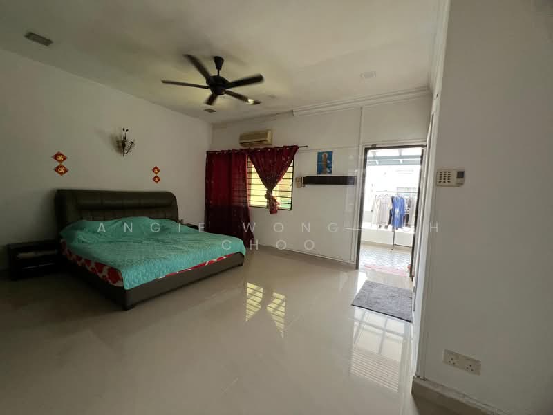 Rumah Teres 2 Tingkat untuk Dijual di Taman Cantik (Cheras) - Angie Wong Poh Choo - Bedroom - PropertyGuru.com.my