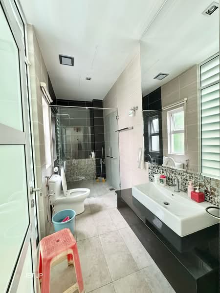 Bungalow for Sale in Klang (Selangor) - Joanne Pua - Bathroom - PropertyGuru.com.my