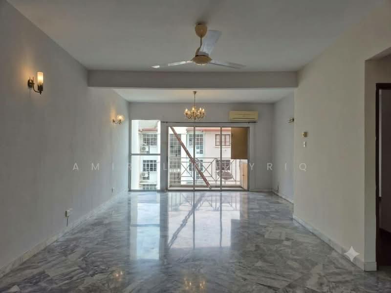 Kondominium untuk Dijual di Sri Ayu - Amirul Nasyriq - Living Room - PropertyGuru.com.my