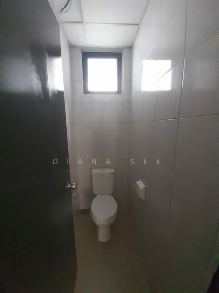 Shop for Rent in Bandar Bukit Tinggi (Klang) - Diana See - Bathroom - PropertyGuru.com.my