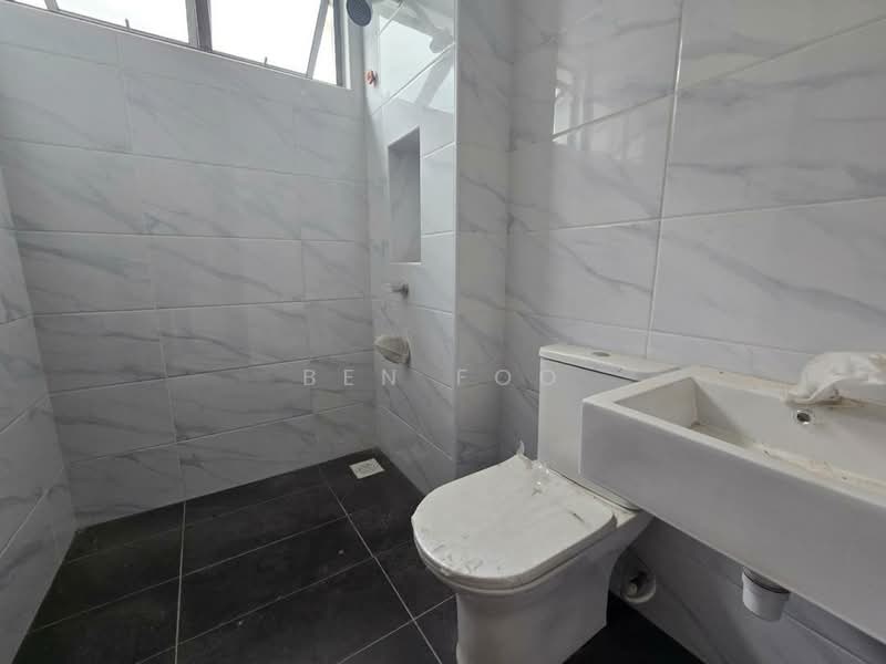 Semi-Detached House for Sale in Senai (Kulai) - Ben Foo - Bathroom - PropertyGuru.com.my