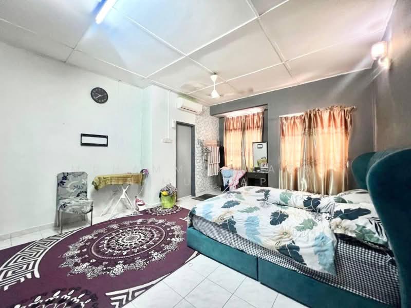 2-storey Terraced House for Sale in Taman Seri Mewah (Kajang) - Muhammed Nazri bin Mustapha - Bedroom - PropertyGuru.com.my