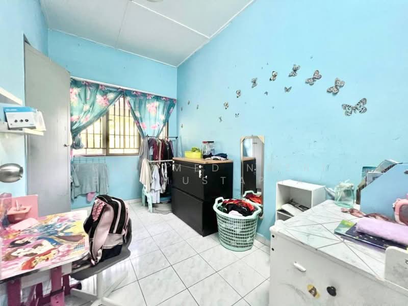 2-storey Terraced House for Sale in Taman Seri Mewah (Kajang) - Muhammed Nazri bin Mustapha - Bedroom - PropertyGuru.com.my