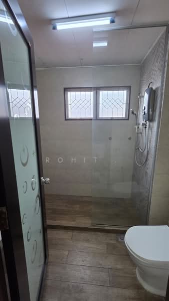 2-storey Terraced House for Rent in Sunway Kayangan (Shah Alam) - Rohit . - Bathroom - PropertyGuru.com.my