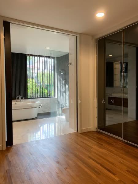 Kondominium untuk Dijual di Dedaun Condominium - Michelle Tan - Bathroom - PropertyGuru.com.my