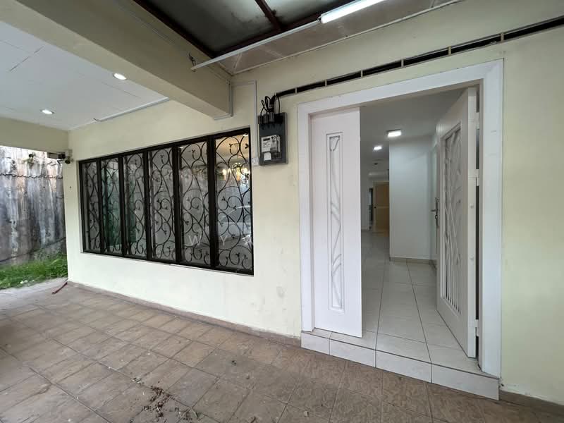 Terraced House for Sale in Taman Puchong Hartamas (Puchong) - Wynn Ng - Entrance - PropertyGuru.com.my