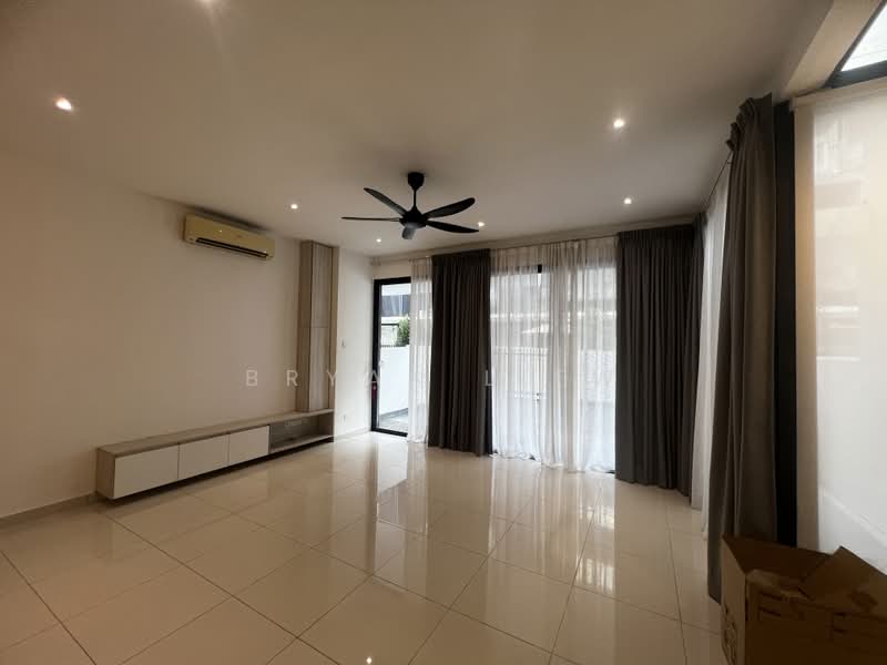 Rumah Teres 3.5 Tingkat untuk Disewa di Damansara Perdana (Selangor) - Bryan Liew - PropertyGuru.com.my