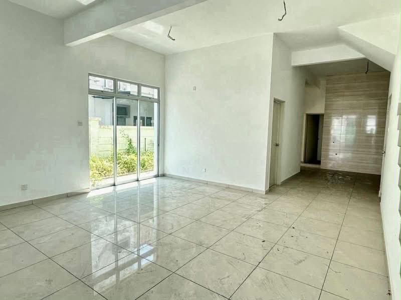 Cluster House for Sale in Taman Kempas Utama (Tebrau) - JAN AU - Living Room - PropertyGuru.com.my