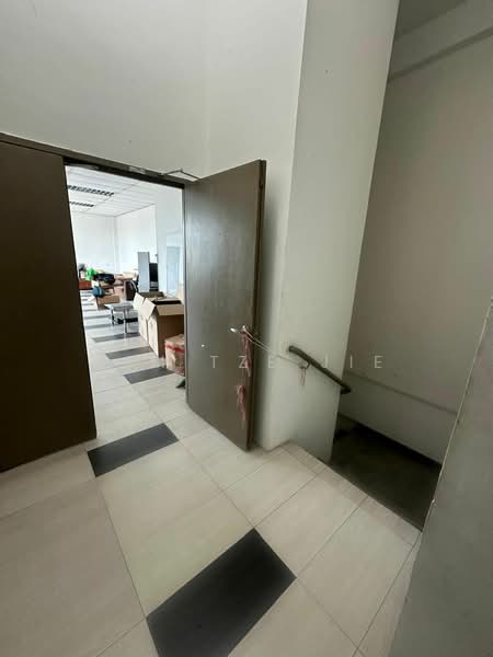 Warehouse for Rent in Plentong (Johor) - Lim Tze Jie - Interior - PropertyGuru.com.my